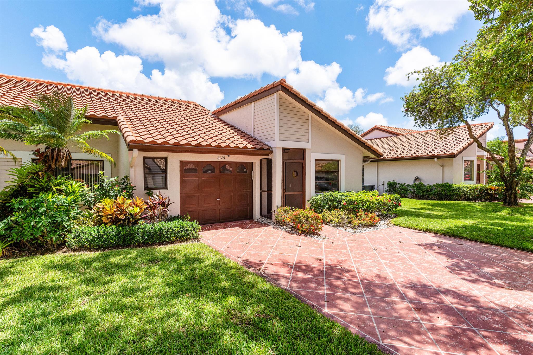 6175 Kings Gate Cir