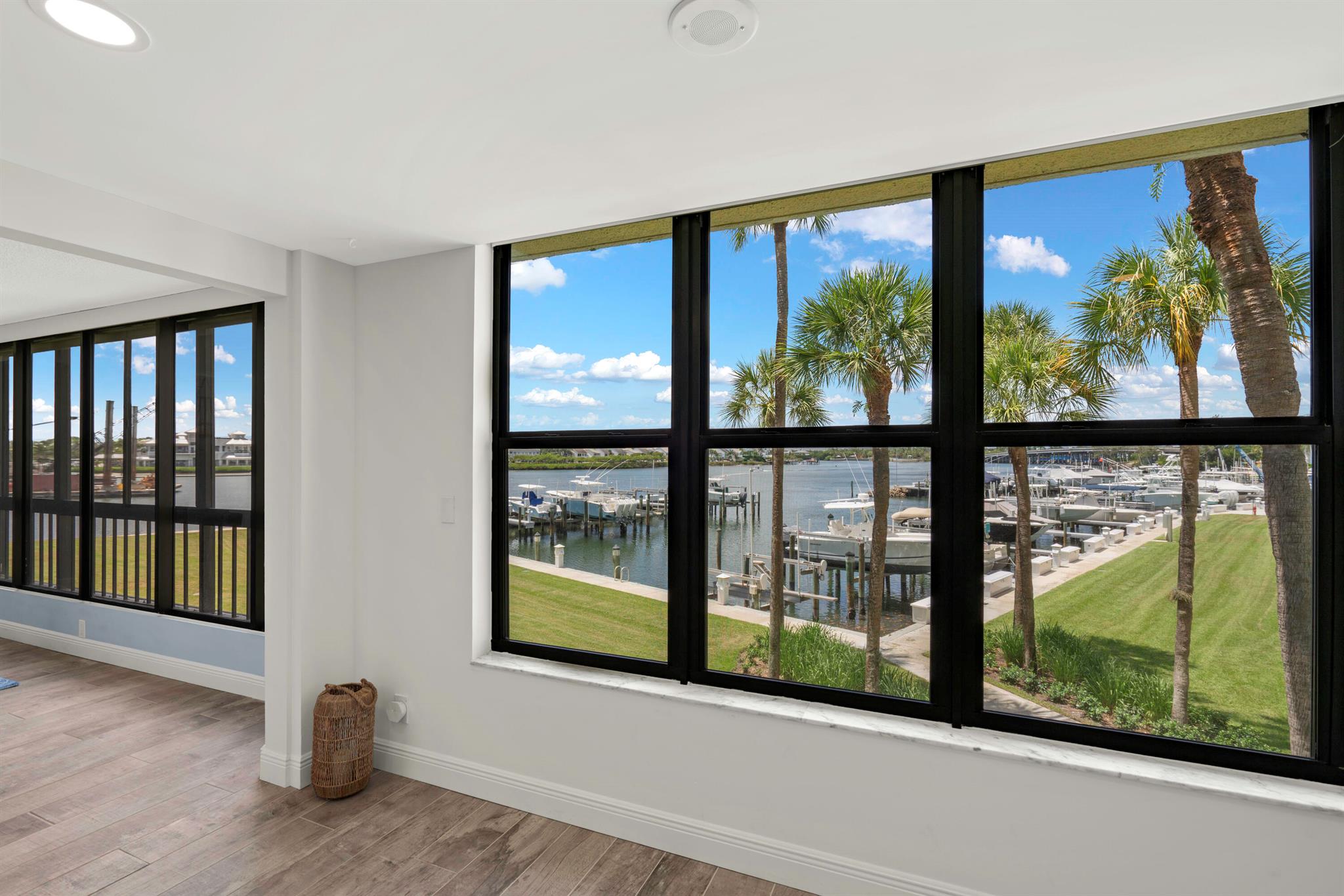 1748 Jupiter Cv Dr #221 Jupiter, FL 33469