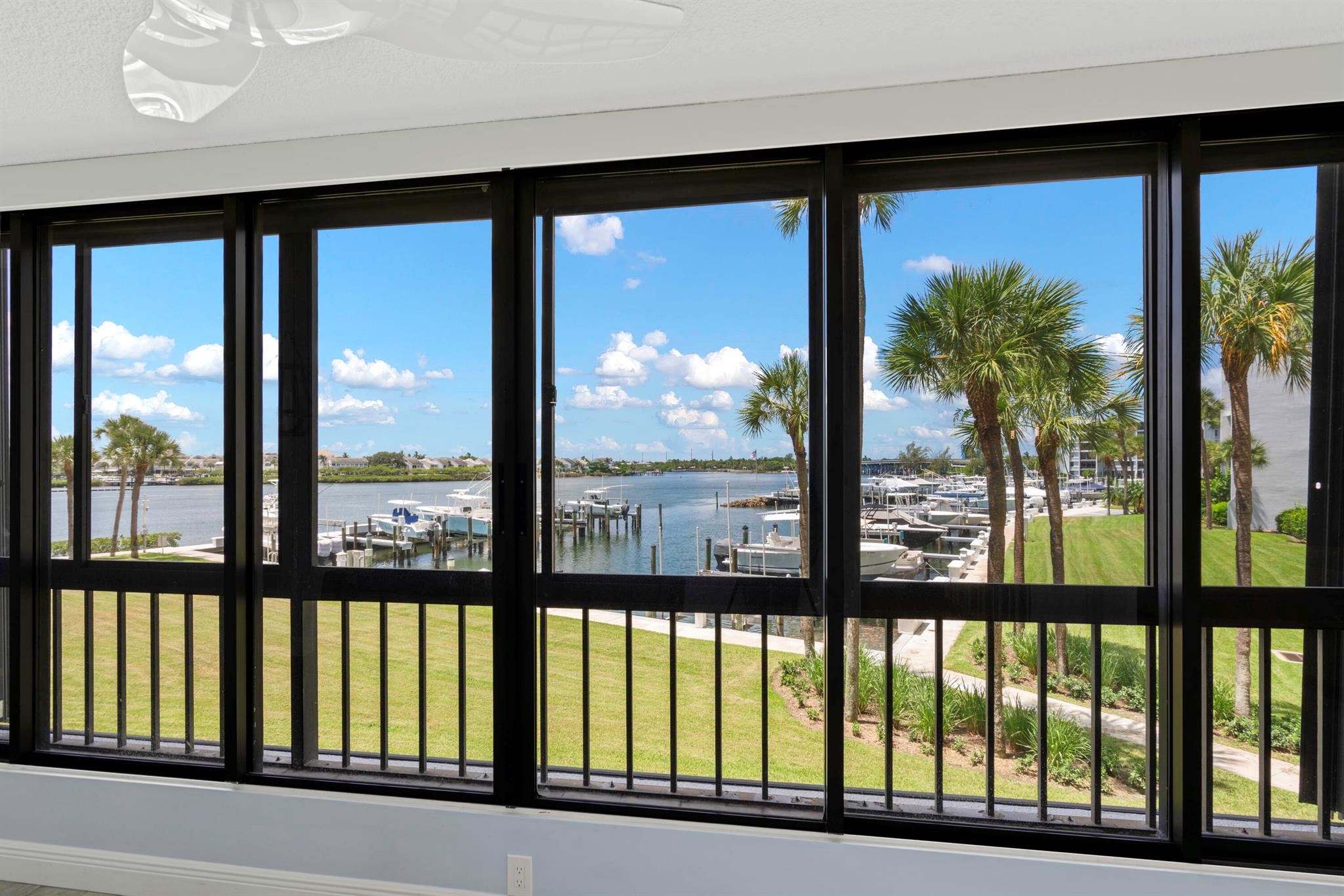 1748 Jupiter Cv Dr #221 Jupiter, FL 33469