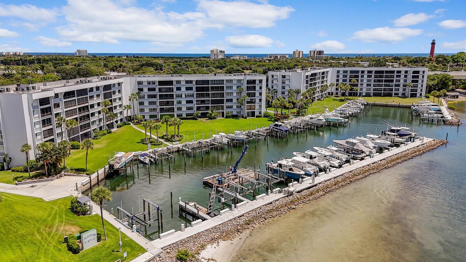 1748 Jupiter Cv Dr #221 Jupiter, FL 33469