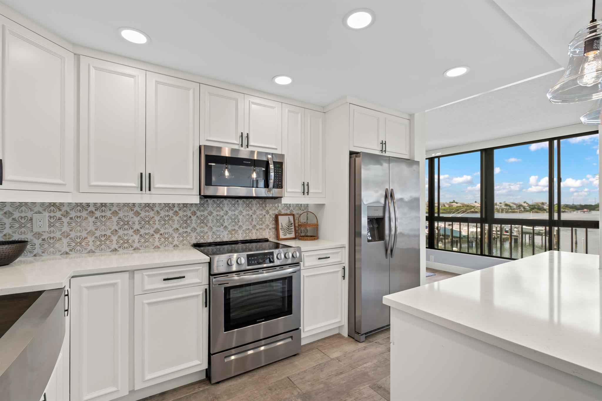 1748 Jupiter Cv Dr #221 Jupiter, FL 33469