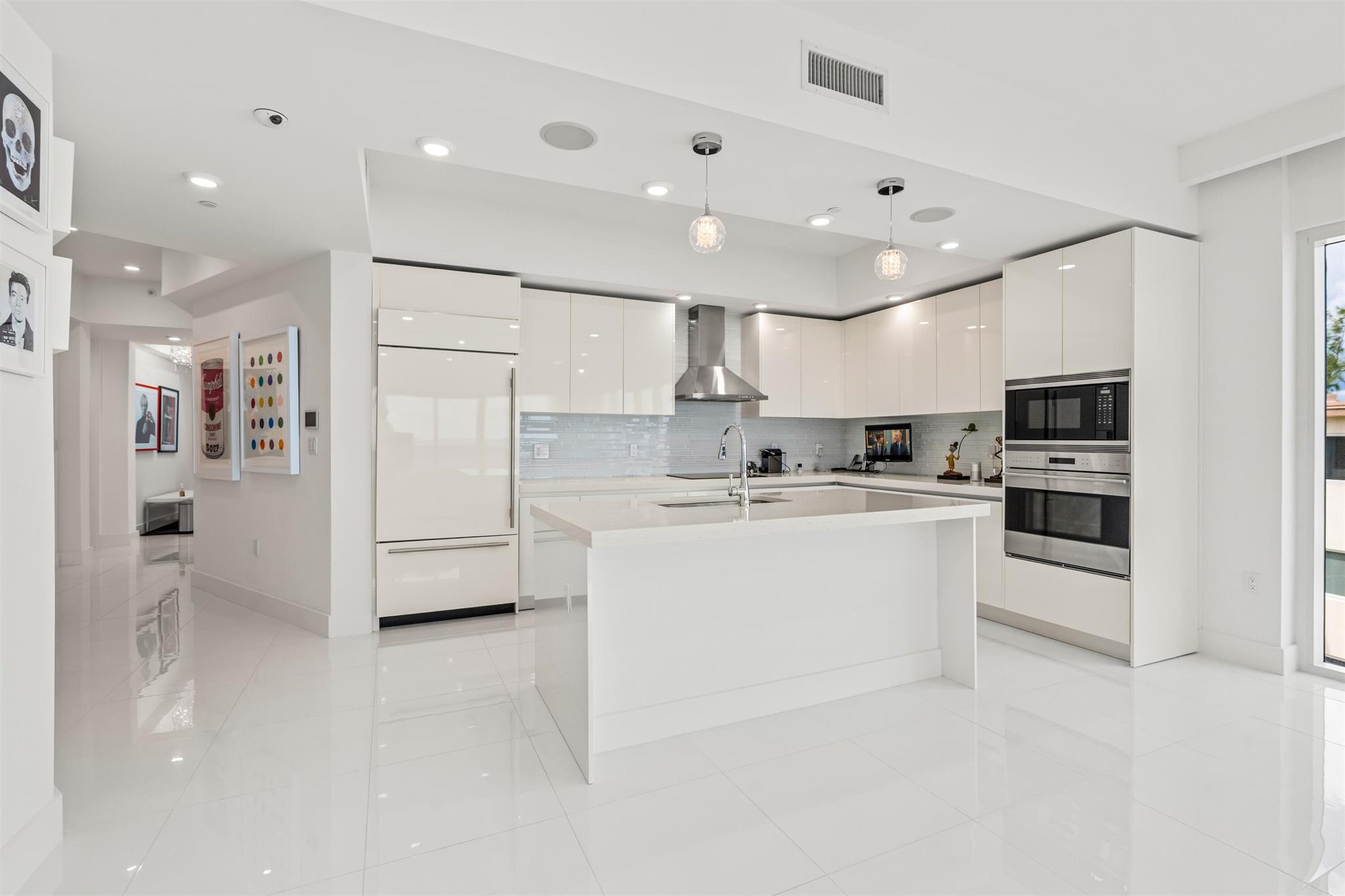 1200 Hillsboro Mile #1305 Hillsboro Beach, FL 33062