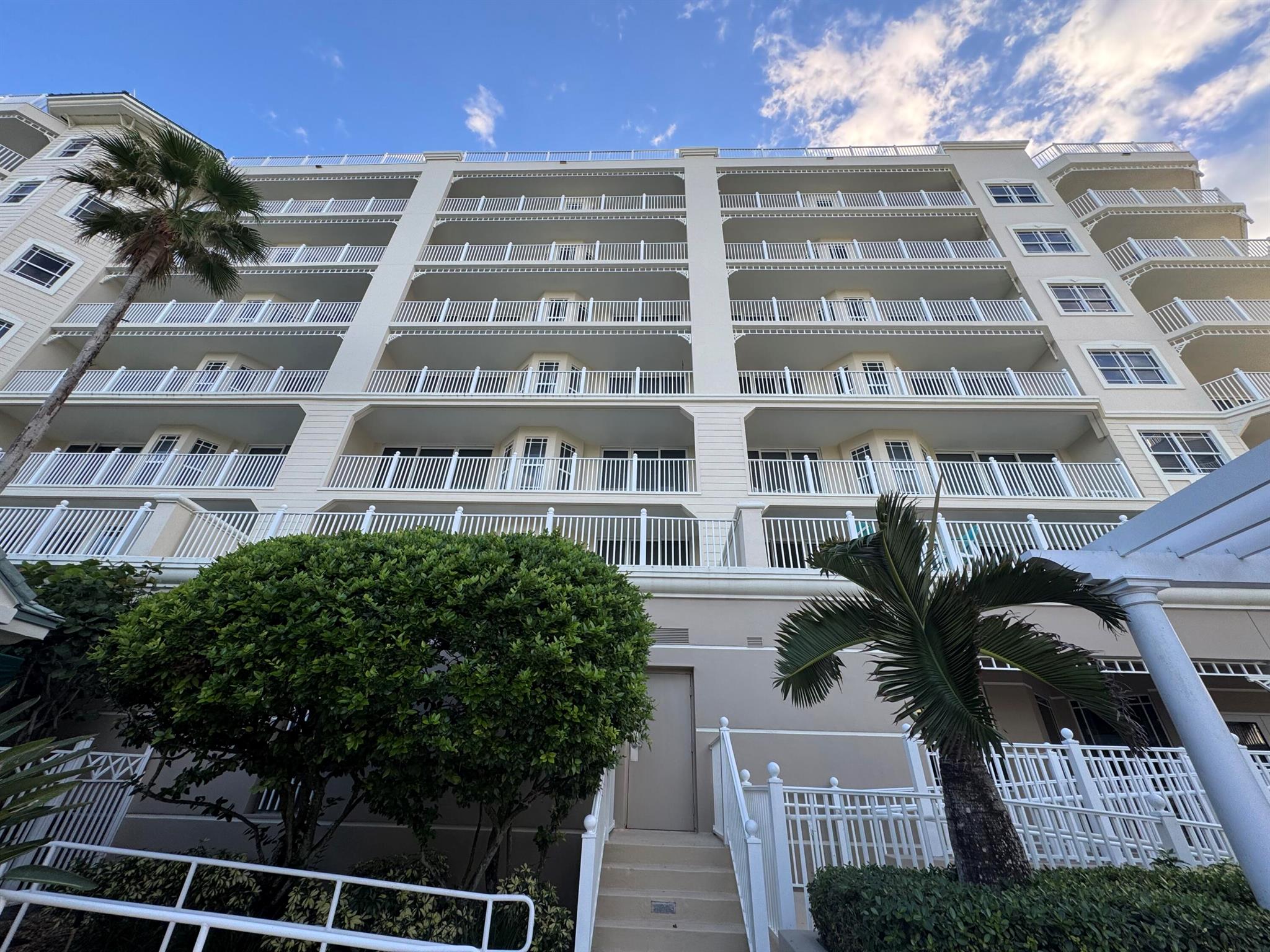 221 Ocean Grande Blvd #407 Jupiter, FL 33477