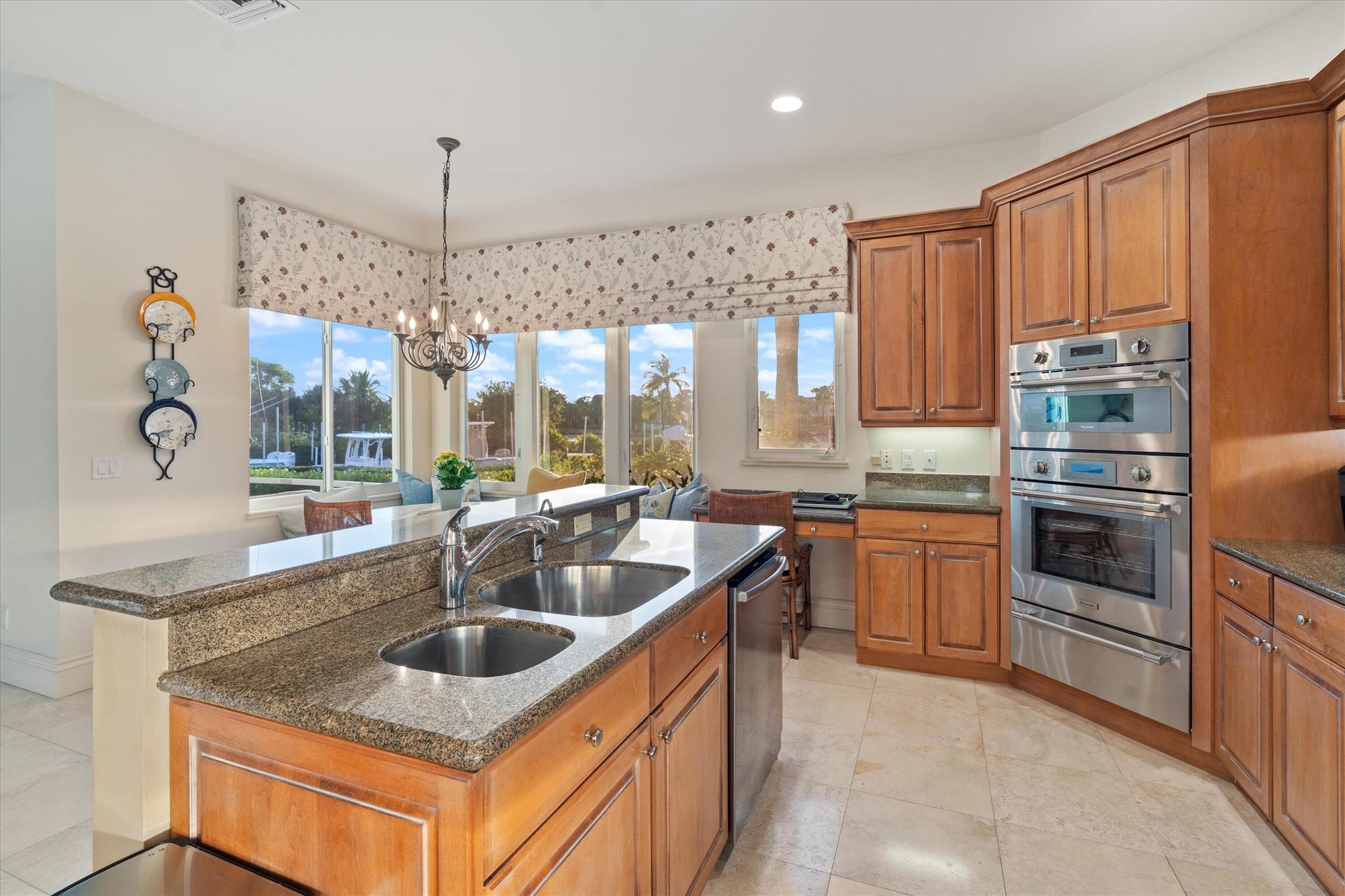 602 Oak Harbour Dr Juno Beach, FL 33408