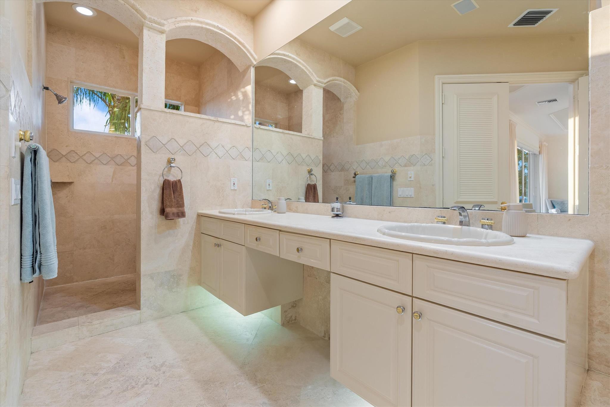 602 Oak Harbour Dr Juno Beach, FL 33408