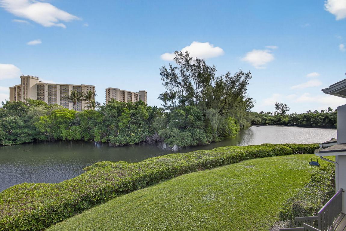 2102 Fairway Jupiter, FL 33477