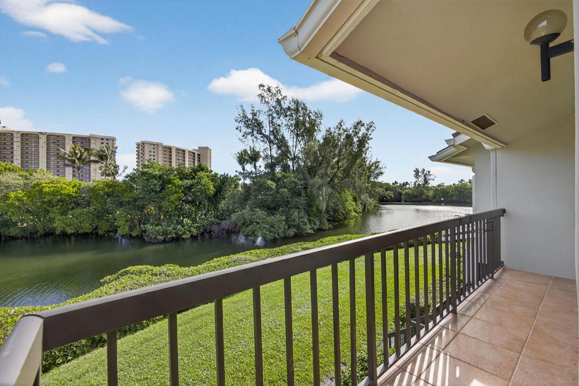 2102 Fairway Jupiter, FL 33477