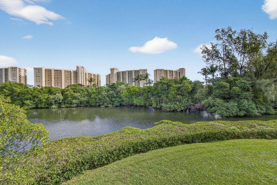 2102 Fairway Jupiter, FL 33477