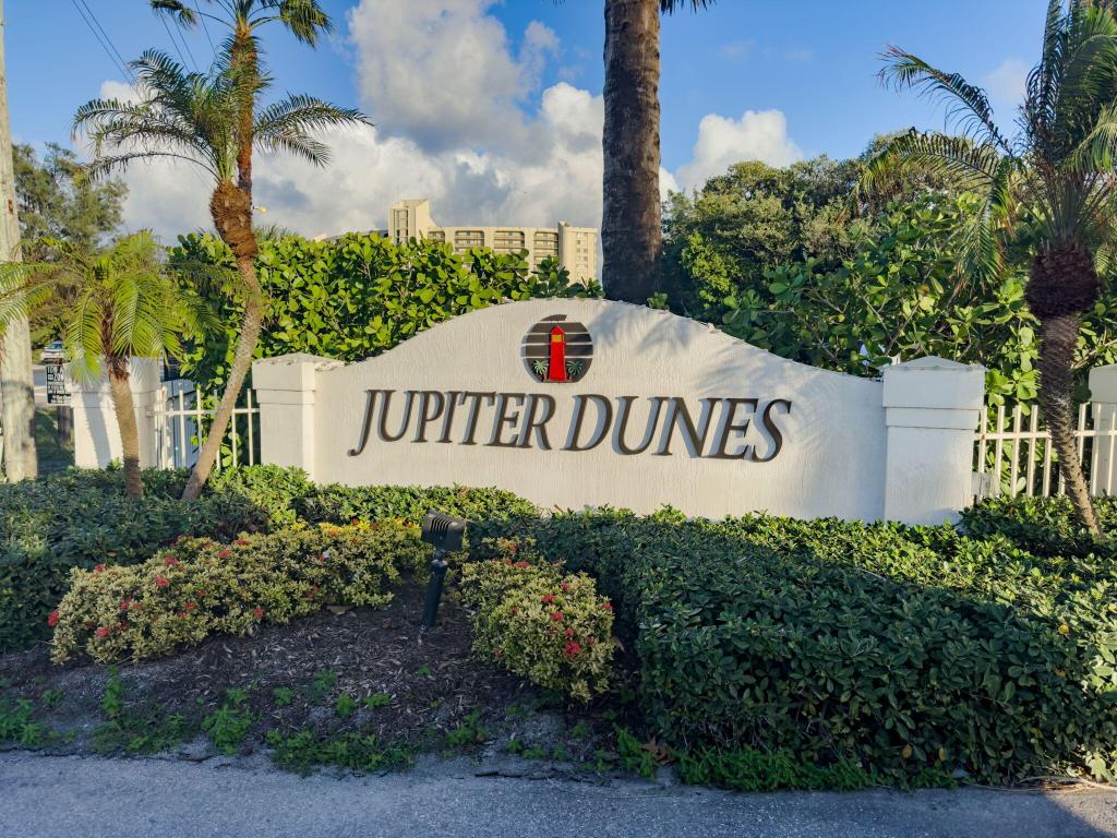 2102 Fairway Jupiter, FL 33477