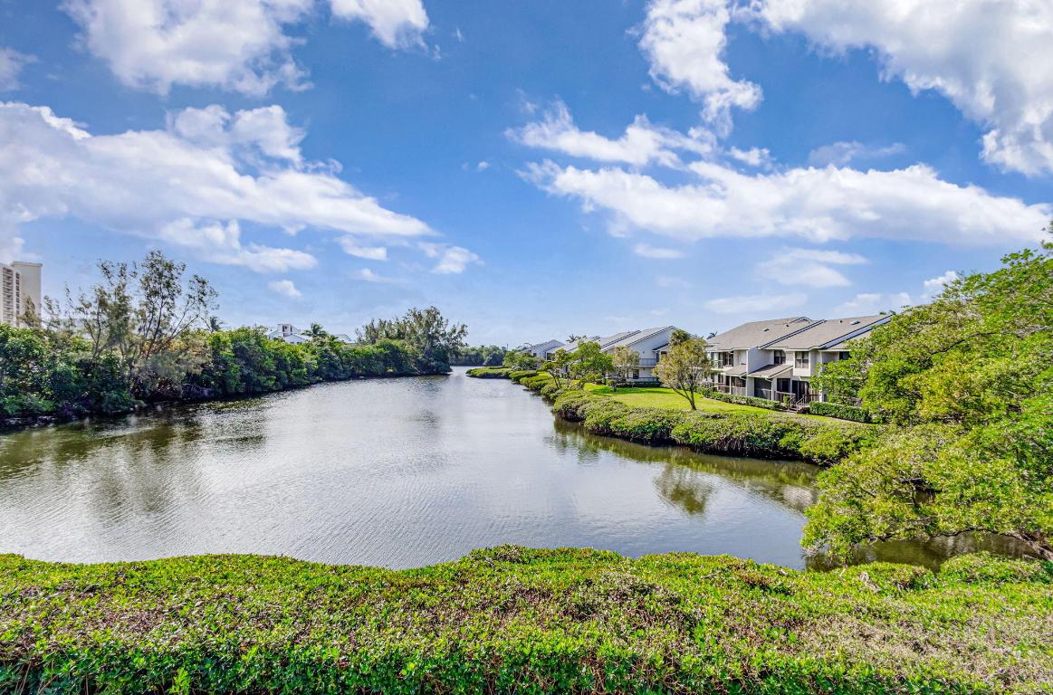 2102 Fairway Jupiter, FL 33477