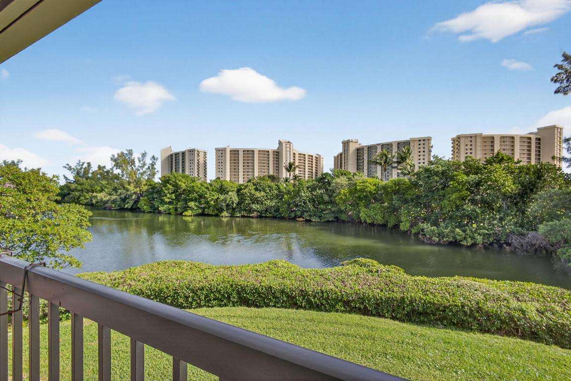 2102 Fairway Jupiter, FL 33477