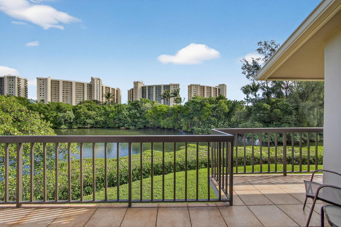 2102 Fairway Jupiter, FL 33477