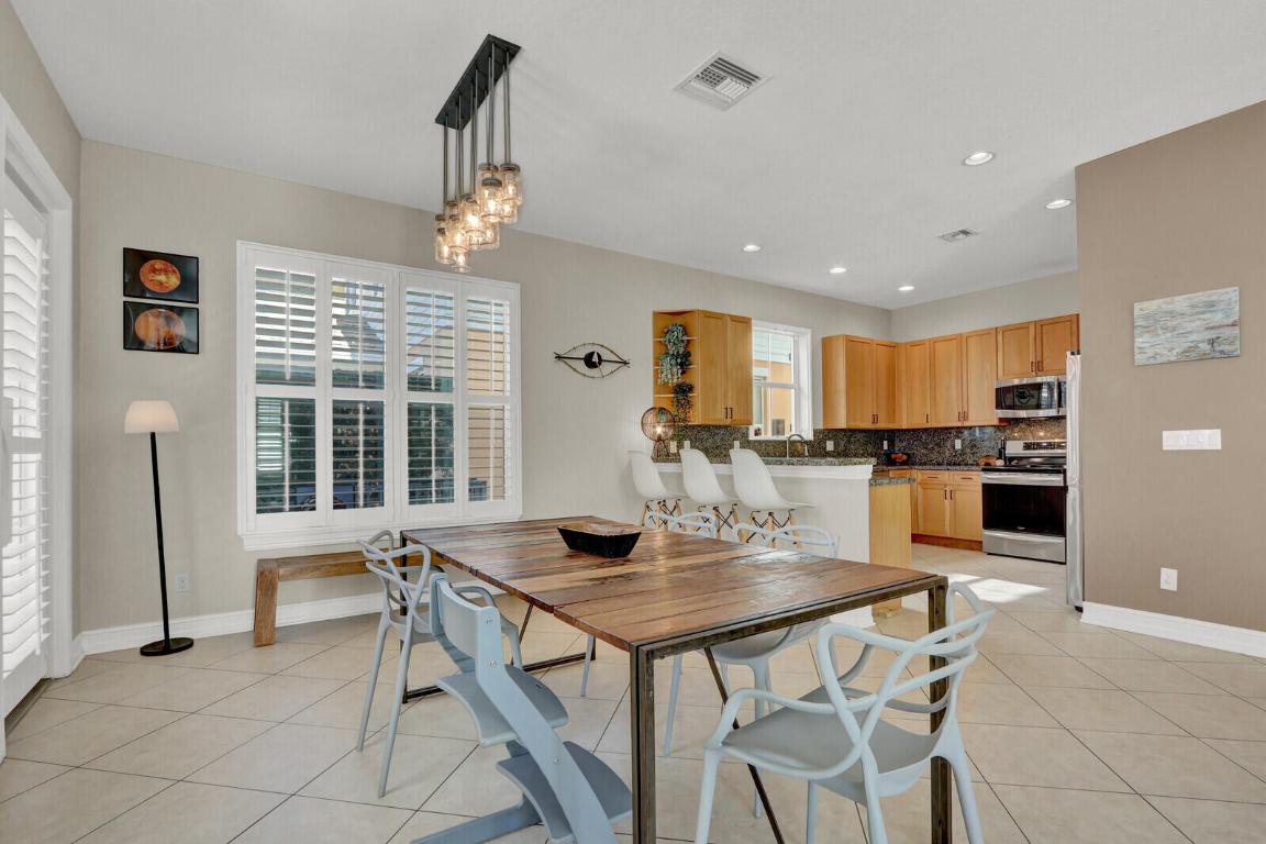 164 W Bay Cedar Jupiter, FL 33458