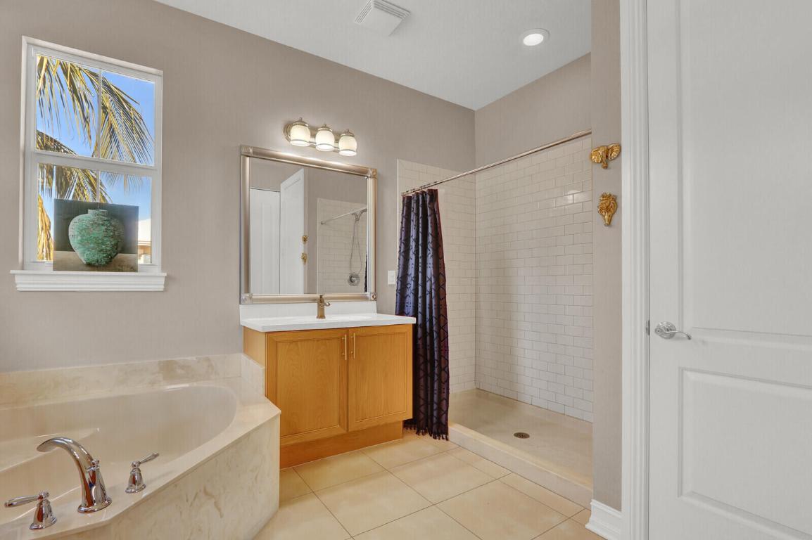 164 W Bay Cedar Jupiter, FL 33458