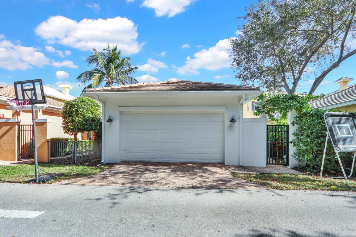 164 W Bay Cedar Jupiter, FL 33458