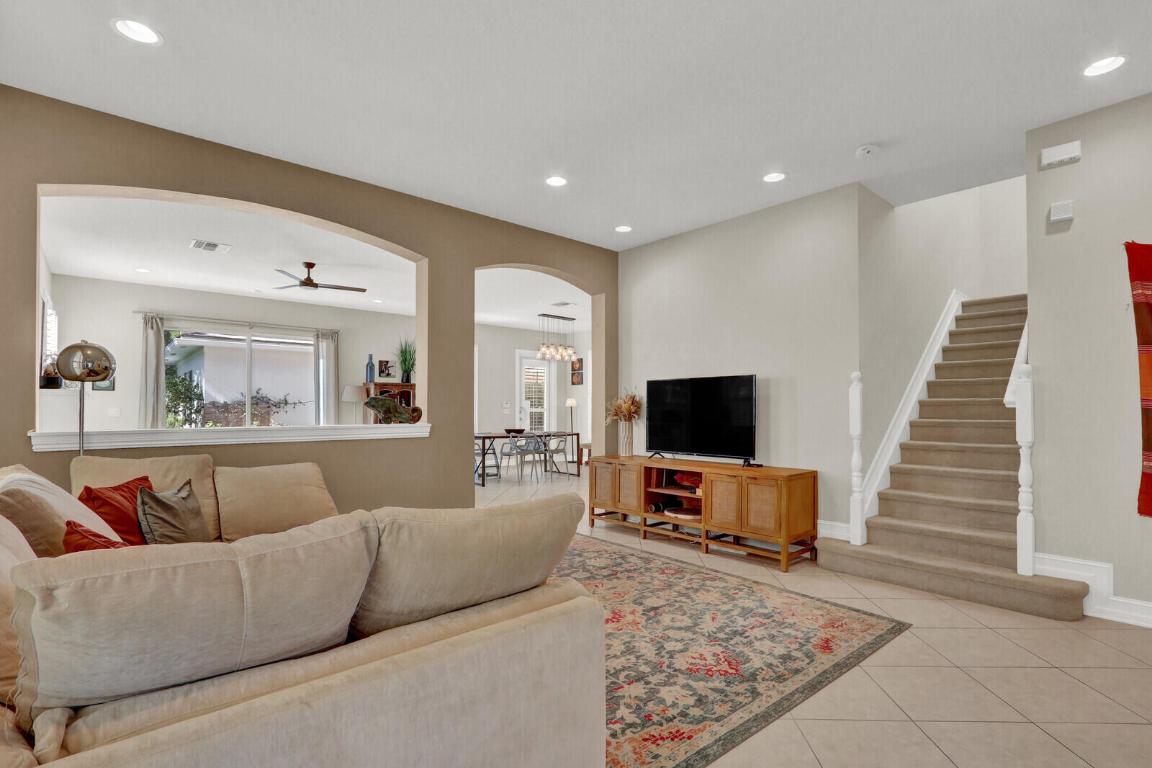 164 W Bay Cedar Jupiter, FL 33458