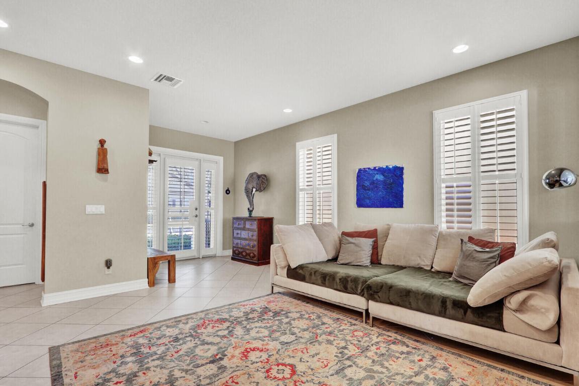 164 W Bay Cedar Jupiter, FL 33458