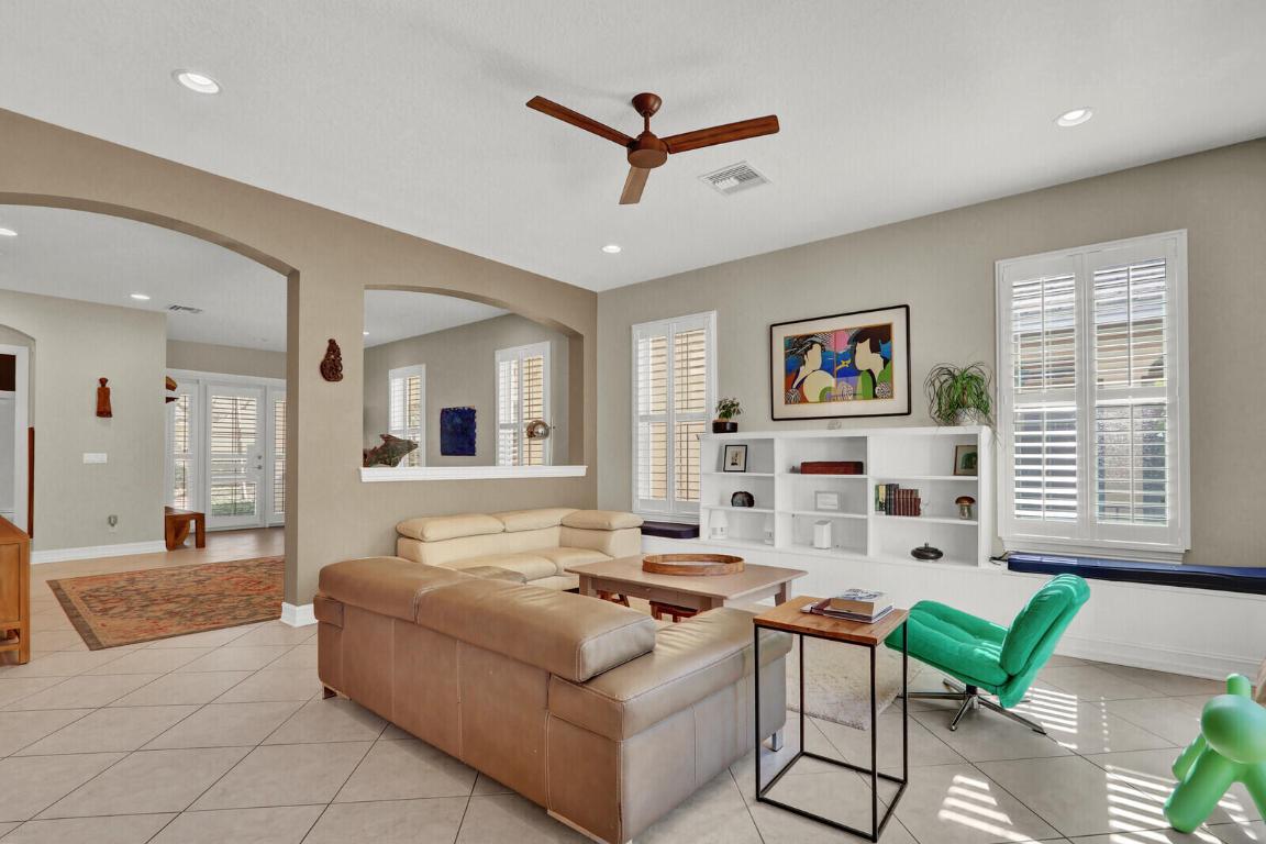 164 W Bay Cedar Jupiter, FL 33458