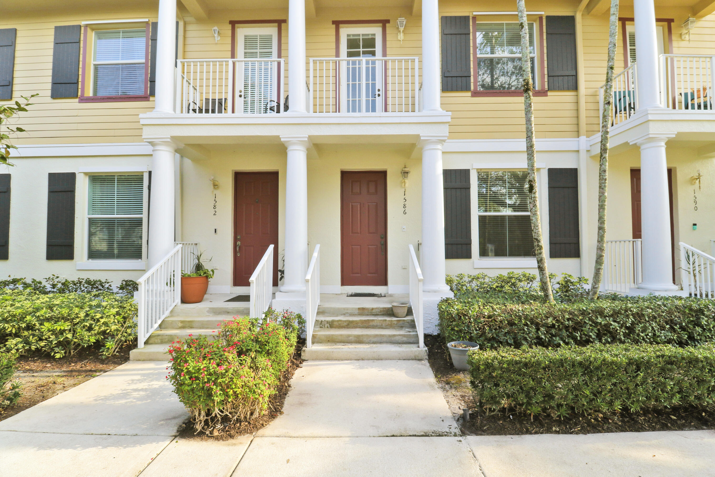 1586 Frederick Small