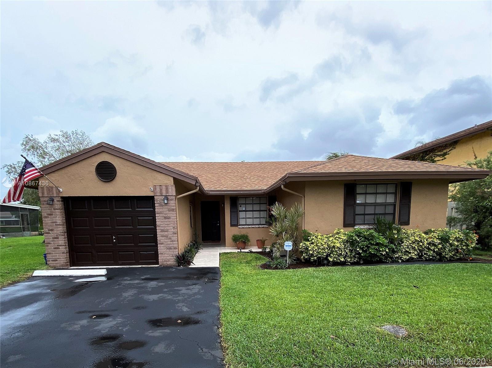 13751 Oak Ridge Dr