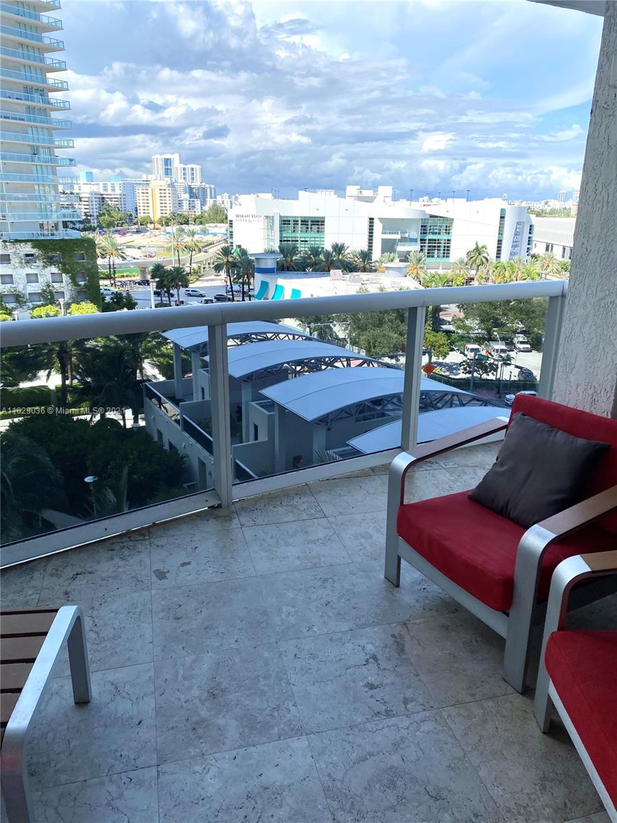 400 Alton Rd #809 Miami Beach, FL 33139