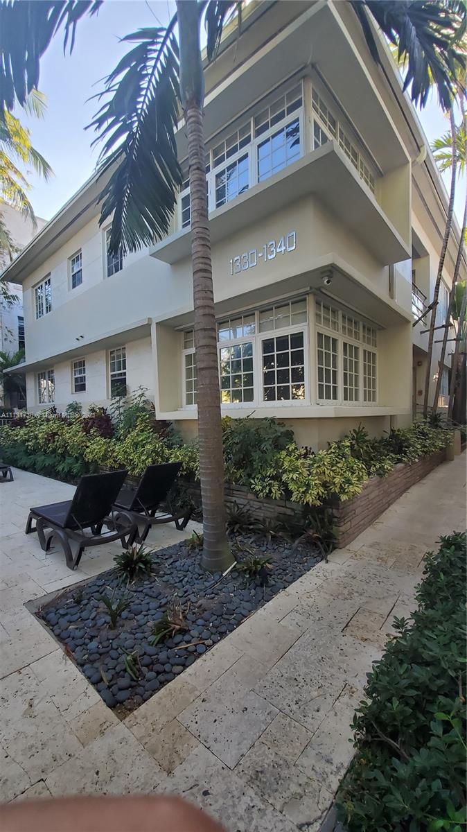1340 Drexel Ave #406