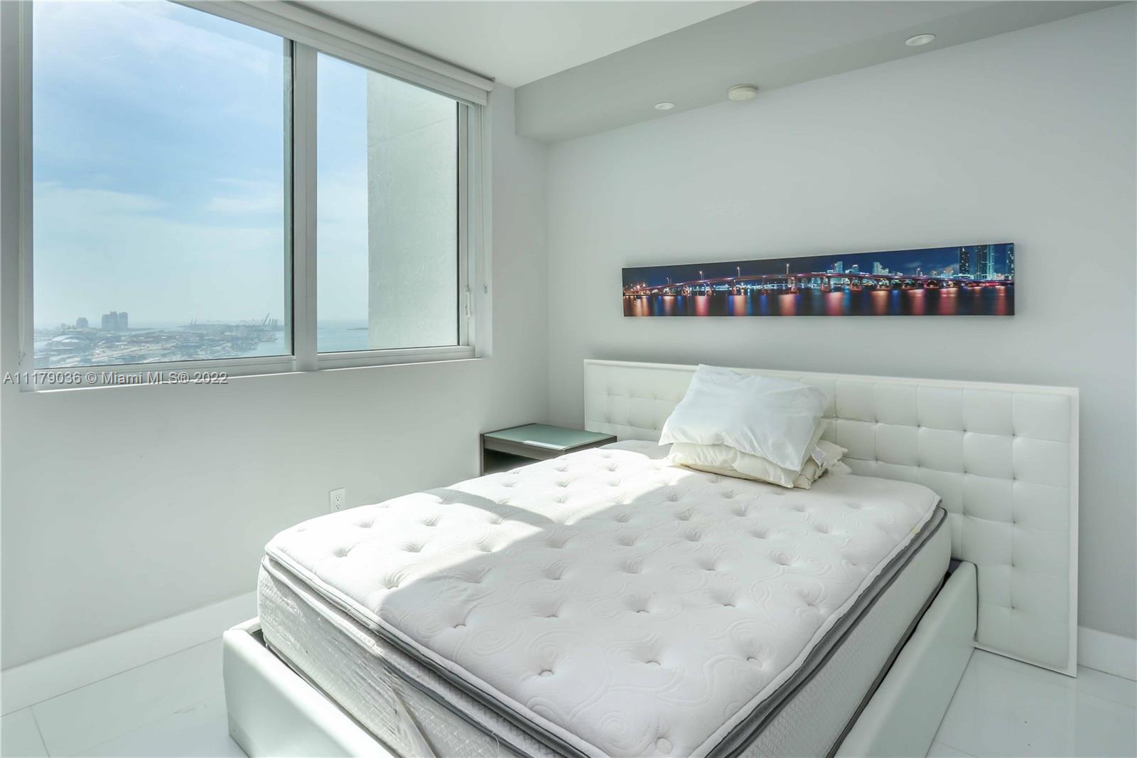 image Vizcayne South9