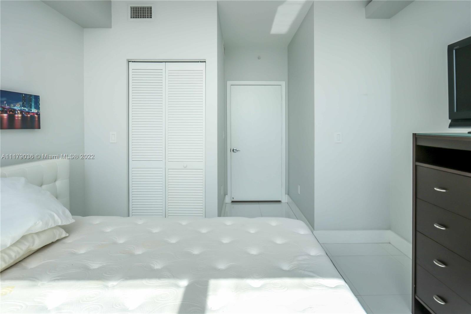 image Vizcayne South10