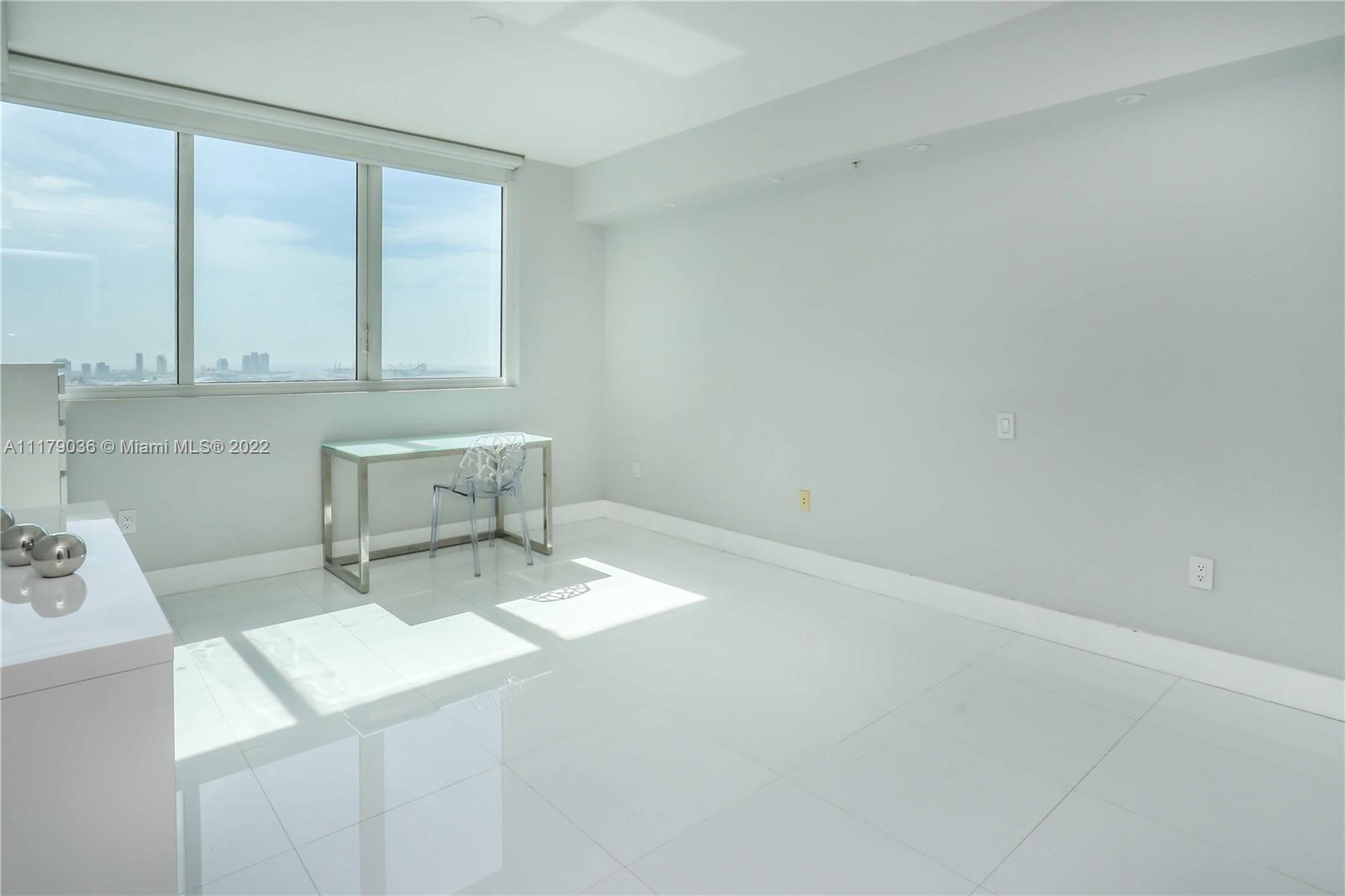 image Vizcayne South11