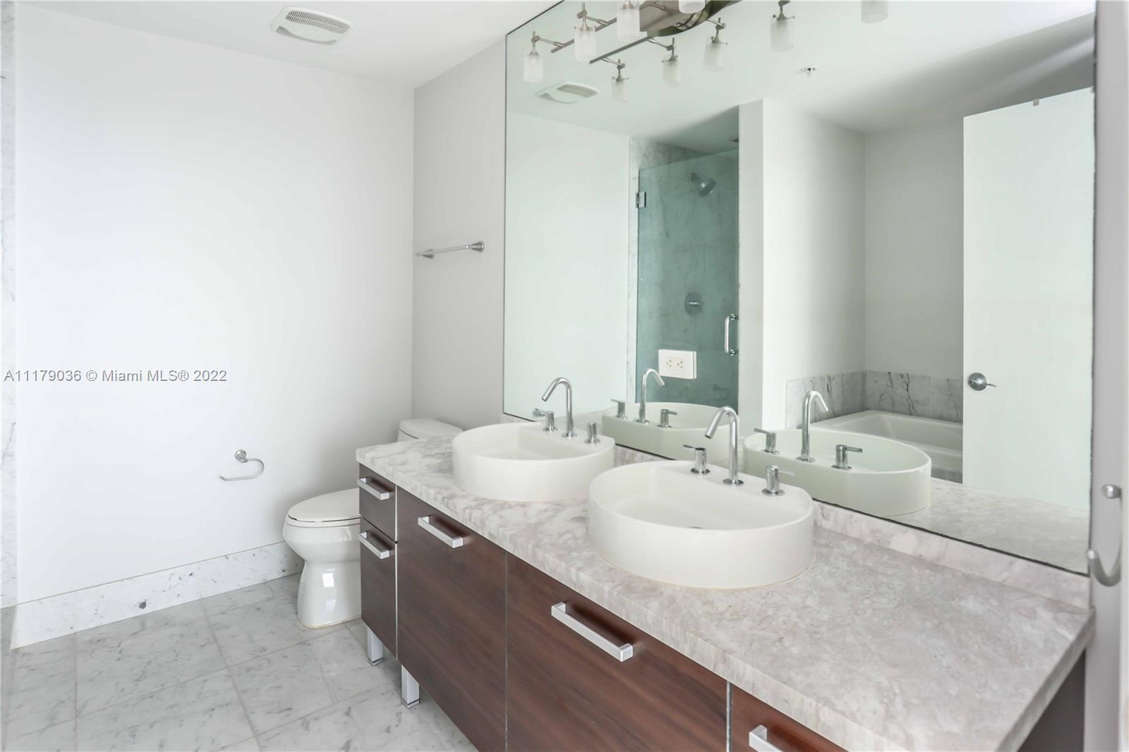 image Vizcayne South13