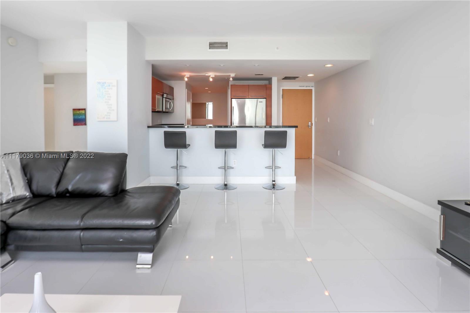 image Vizcayne South14