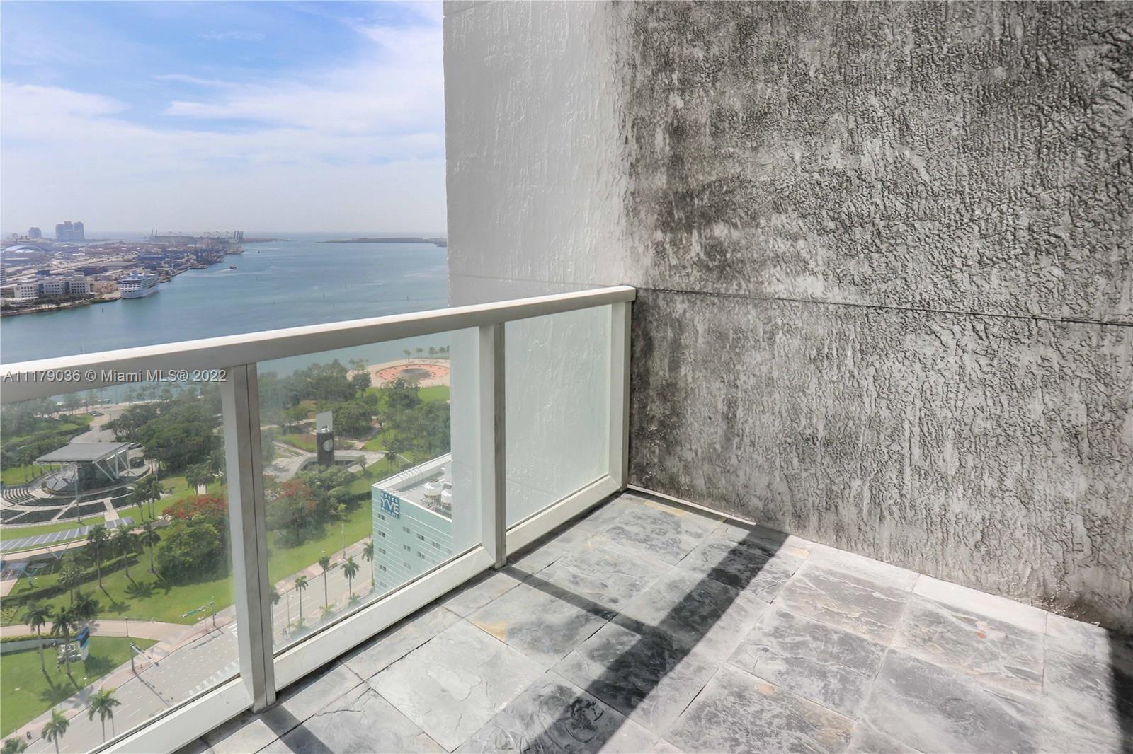 image Vizcayne South20