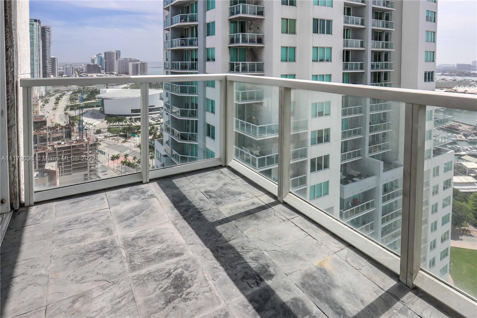 image Vizcayne South21