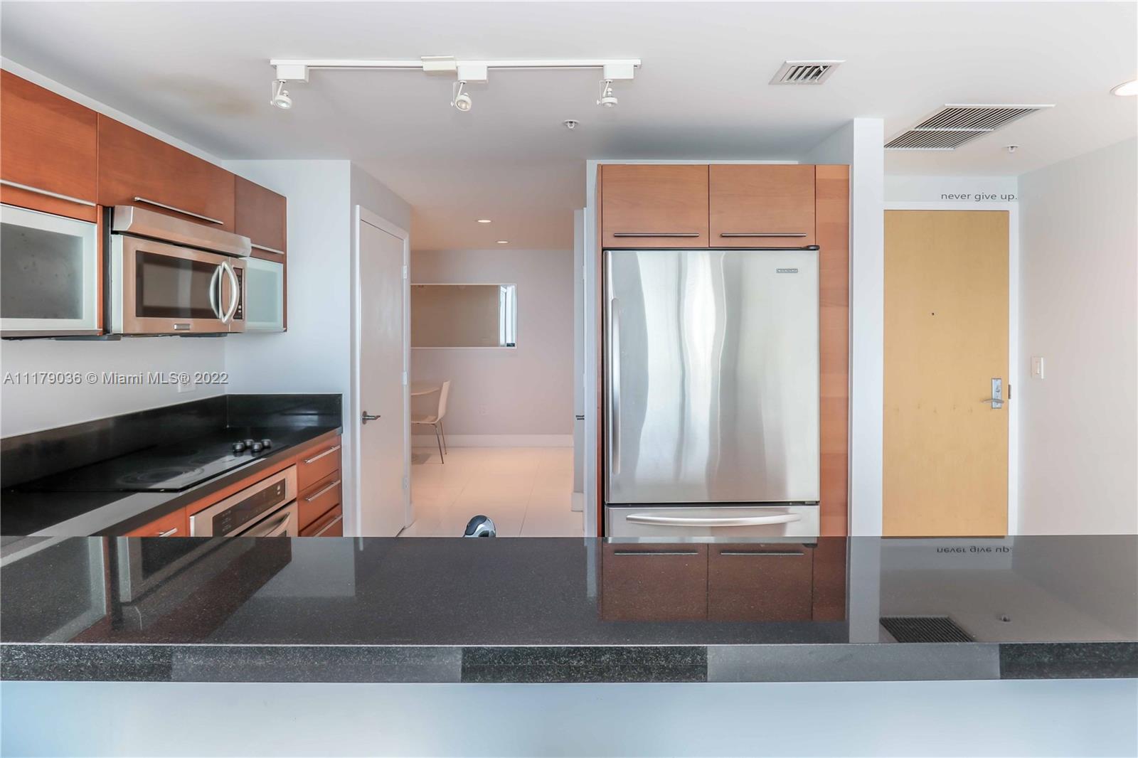 image Vizcayne South4