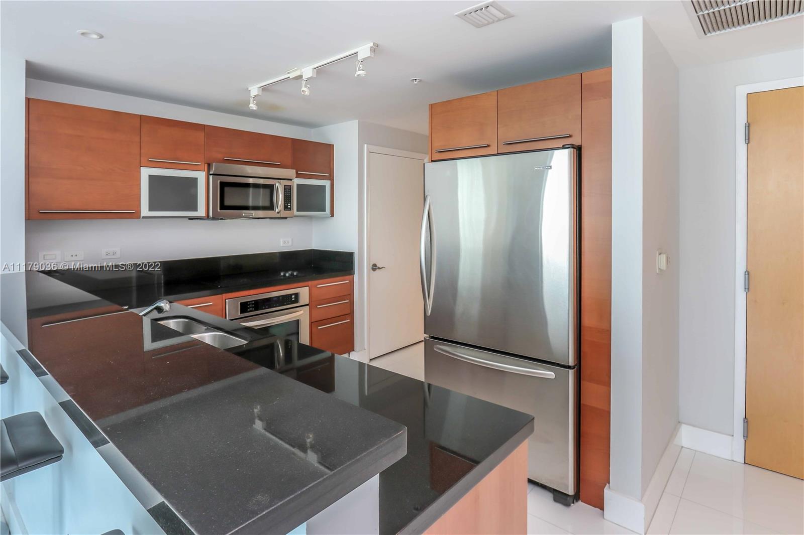 image Vizcayne South5