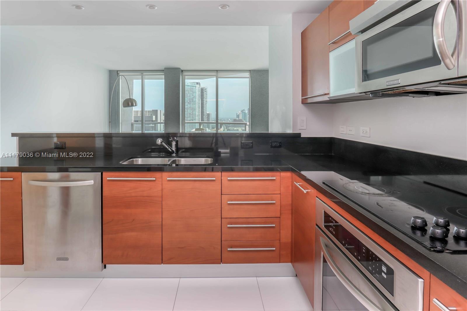 image Vizcayne South6