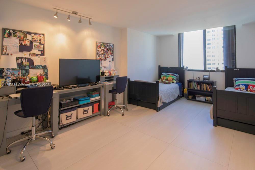 image Brickell Key One10