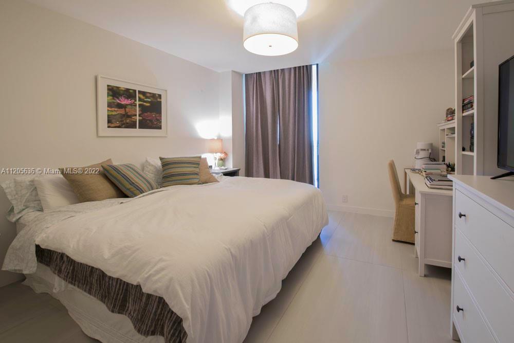 image Brickell Key One12