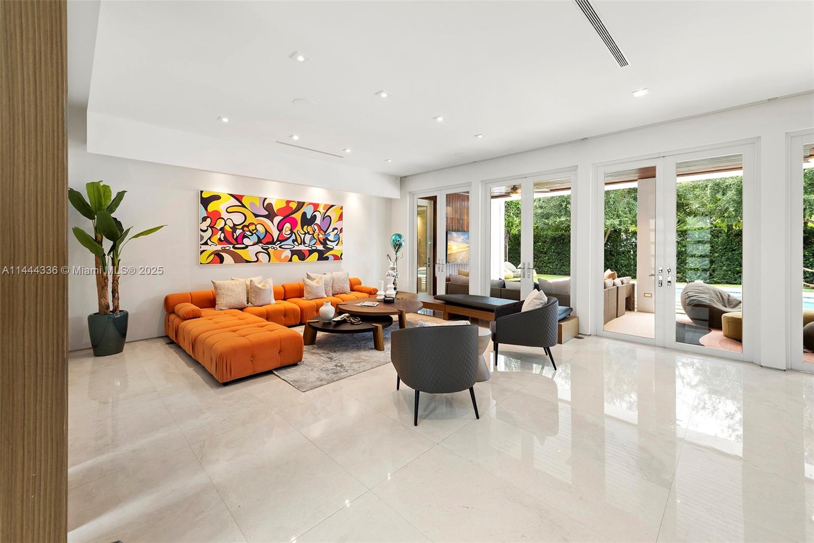 7930 SW 52nd Ct Miami, FL 33143