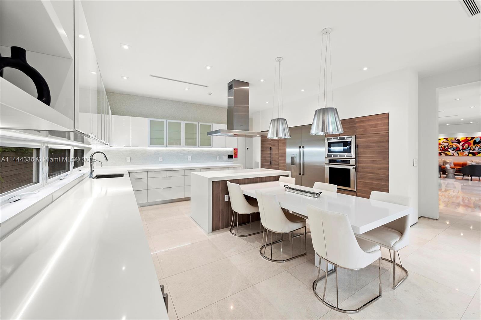 7930 SW 52nd Ct Miami, FL 33143