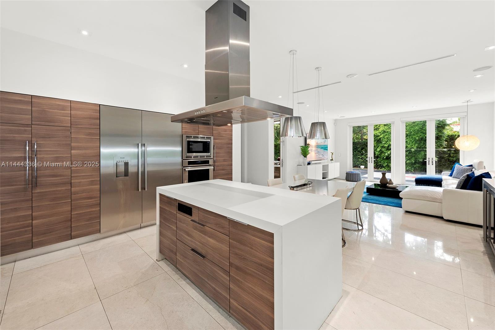 7930 SW 52nd Ct Miami, FL 33143