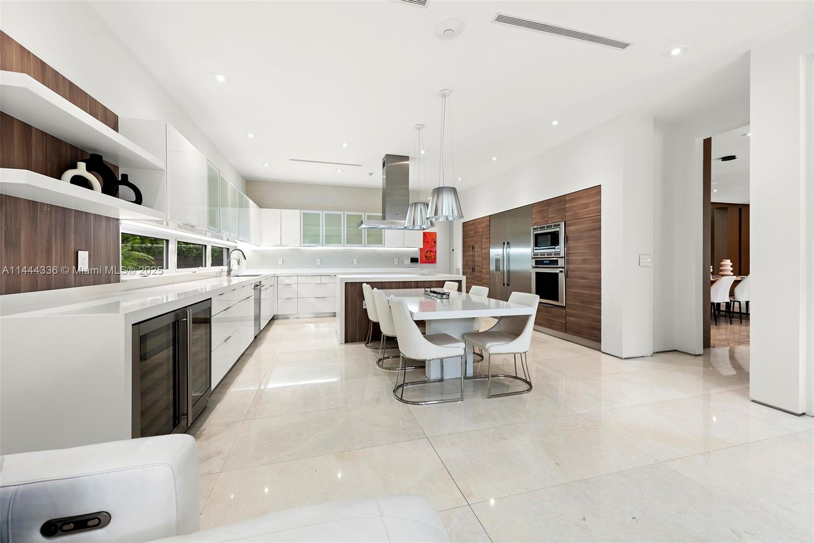 7930 SW 52nd Ct Miami, FL 33143