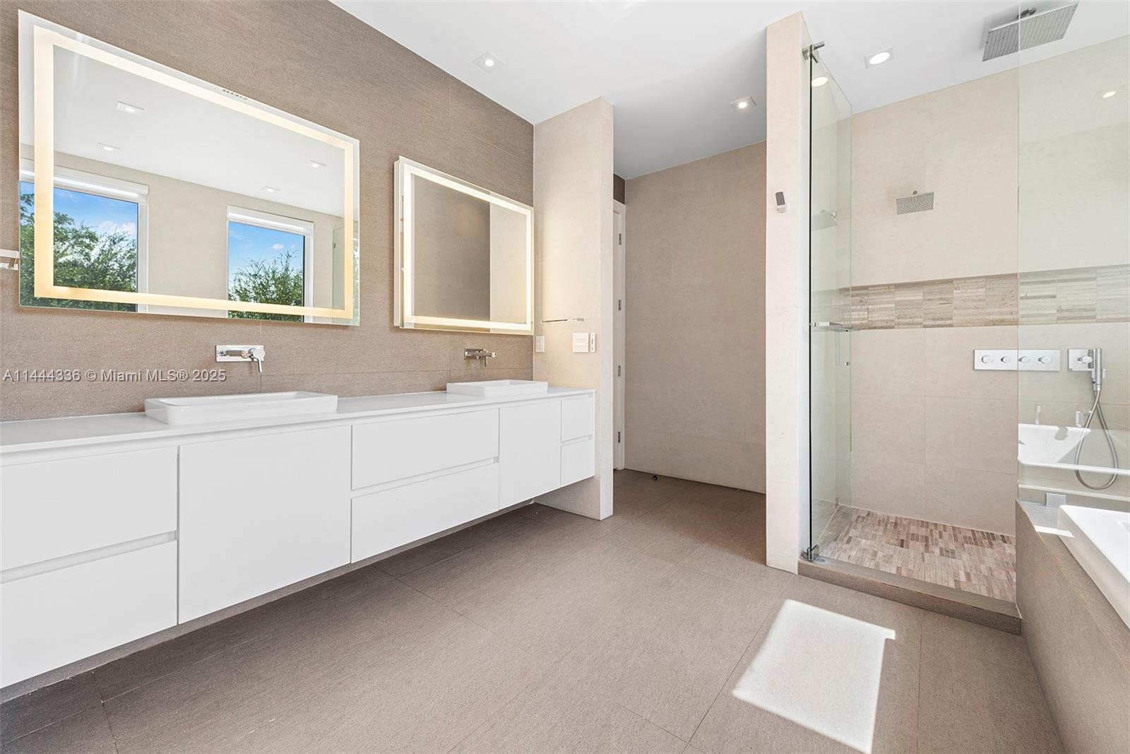 7930 SW 52nd Ct Miami, FL 33143