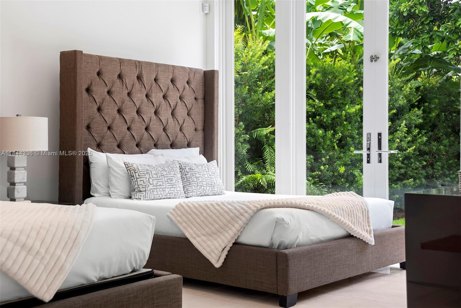 7930 SW 52nd Ct Miami, FL 33143