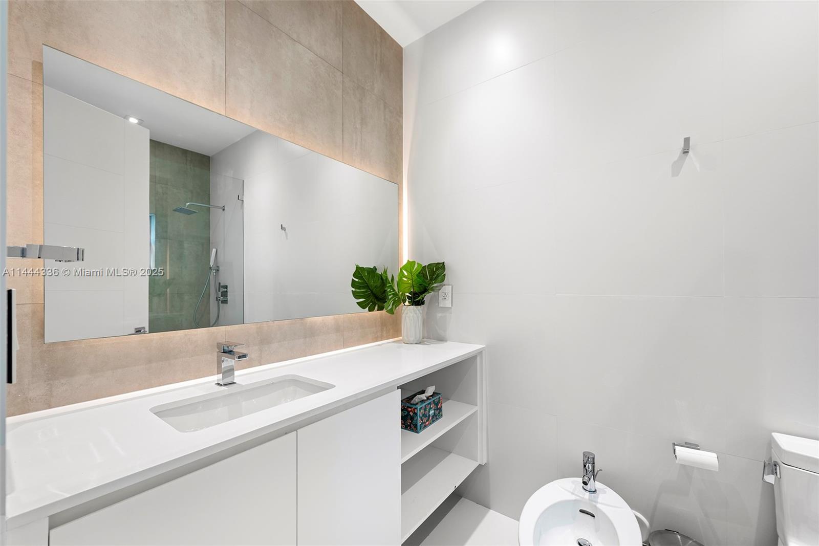 7930 SW 52nd Ct Miami, FL 33143