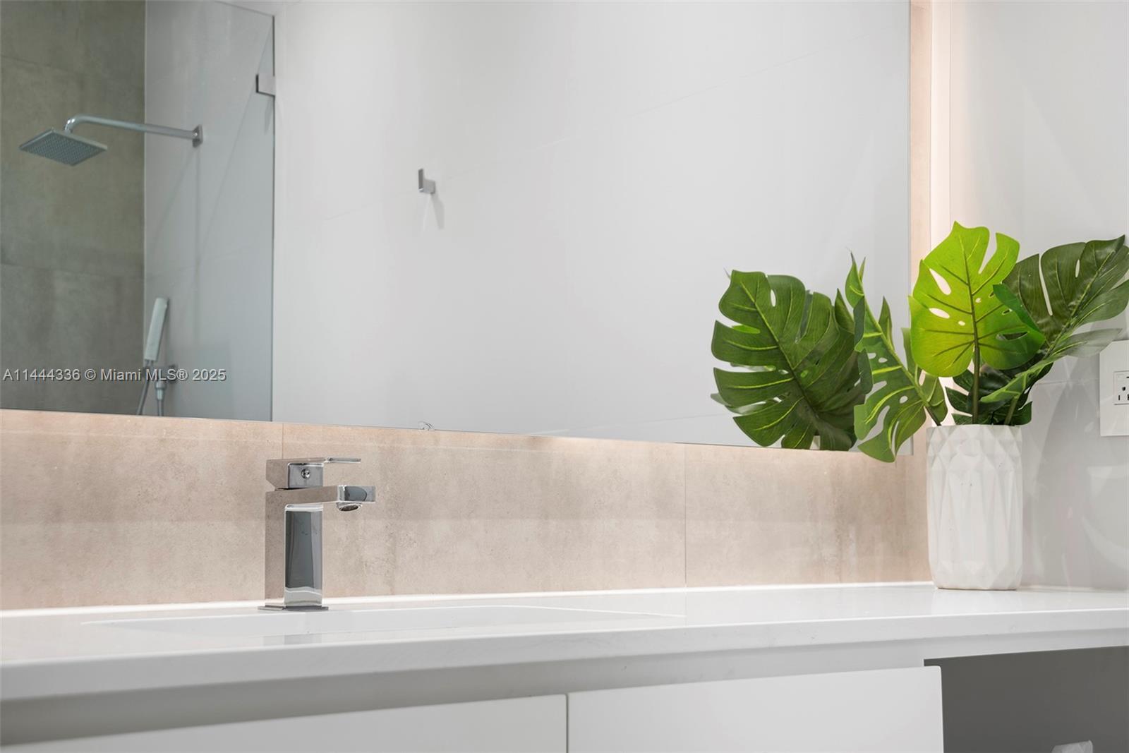 7930 SW 52nd Ct Miami, FL 33143