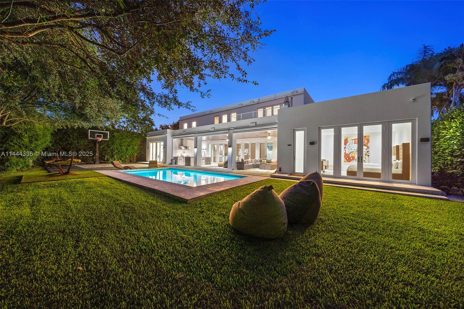 7930 SW 52nd Ct Miami, FL 33143