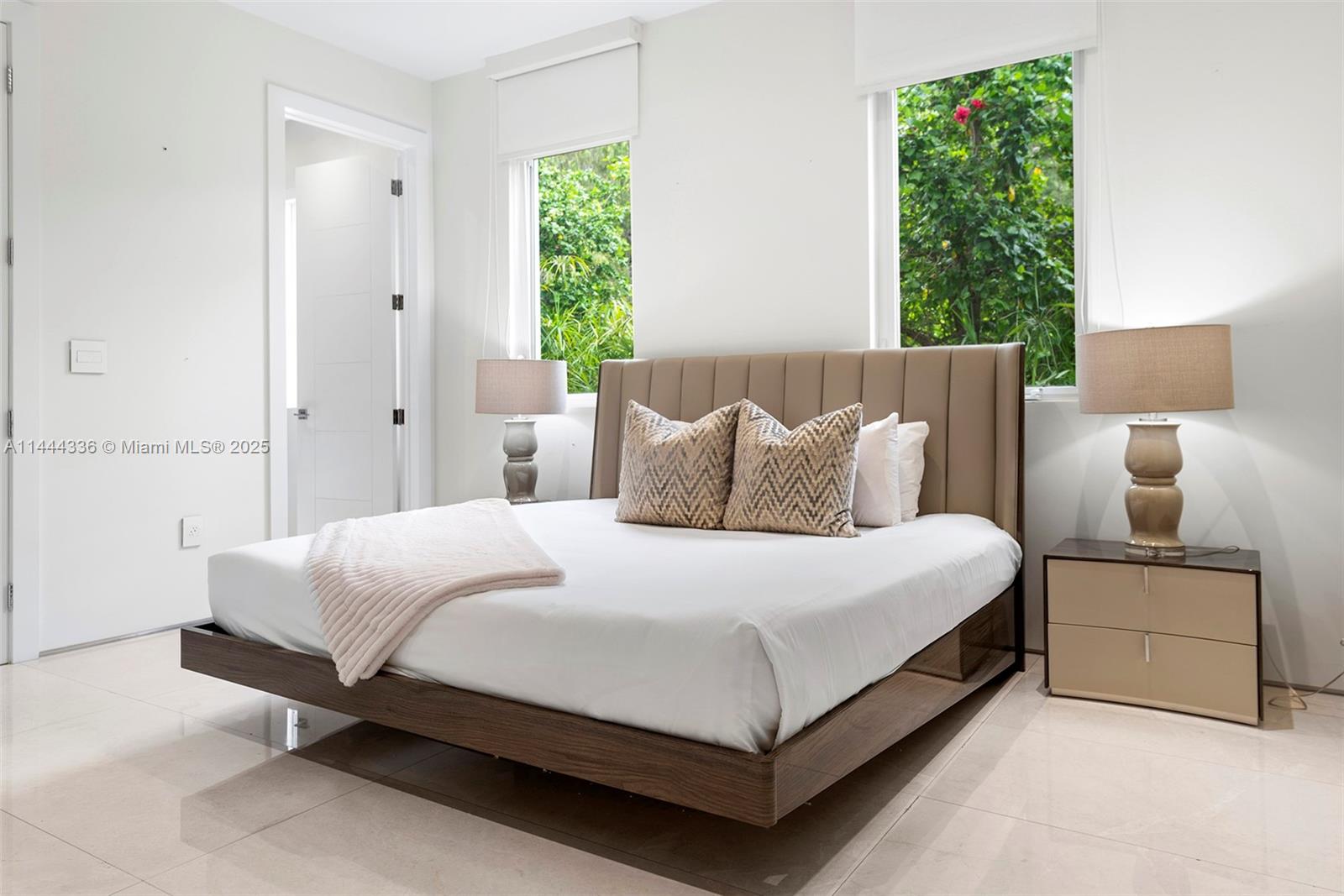 7930 SW 52nd Ct Miami, FL 33143