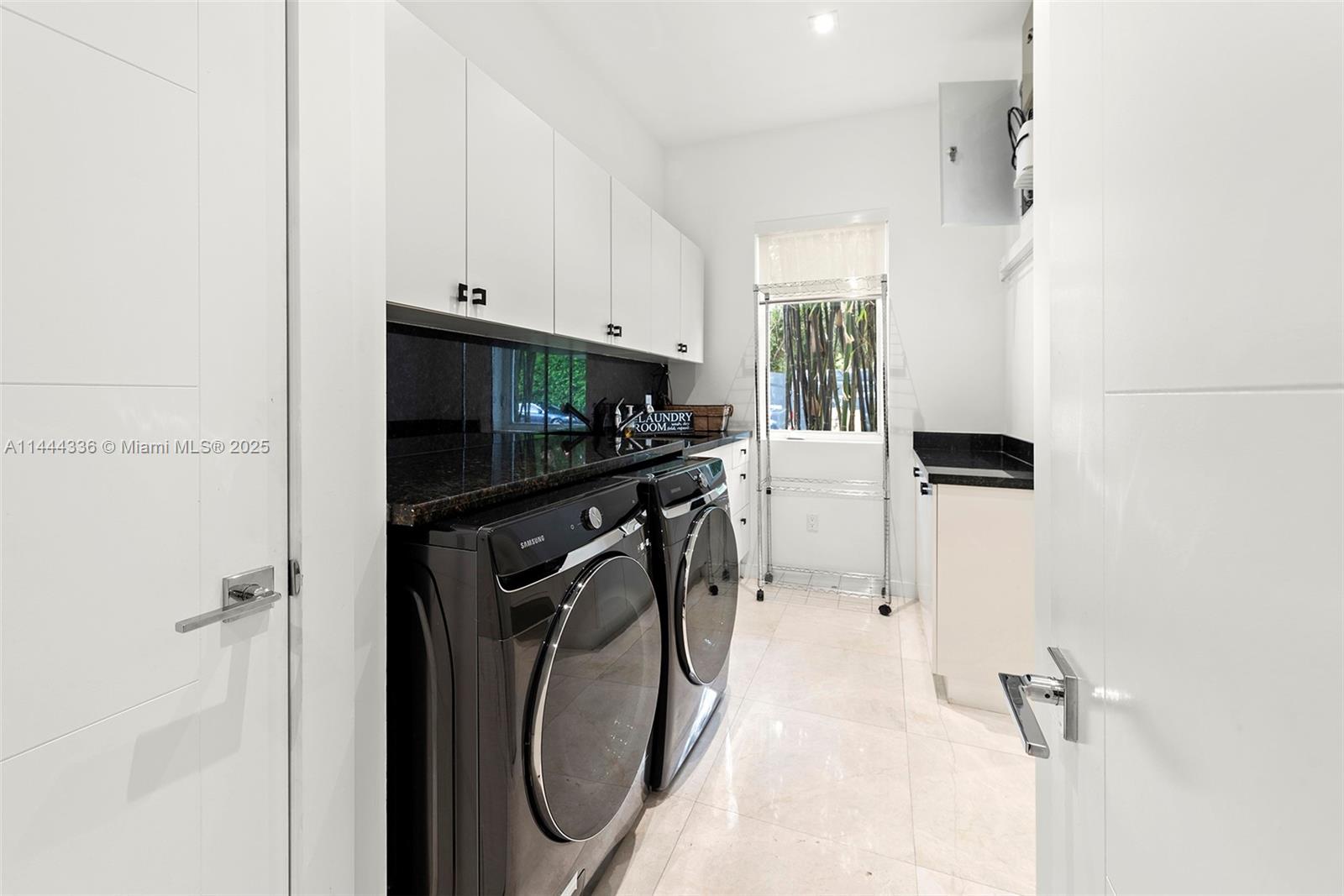 7930 SW 52nd Ct Miami, FL 33143