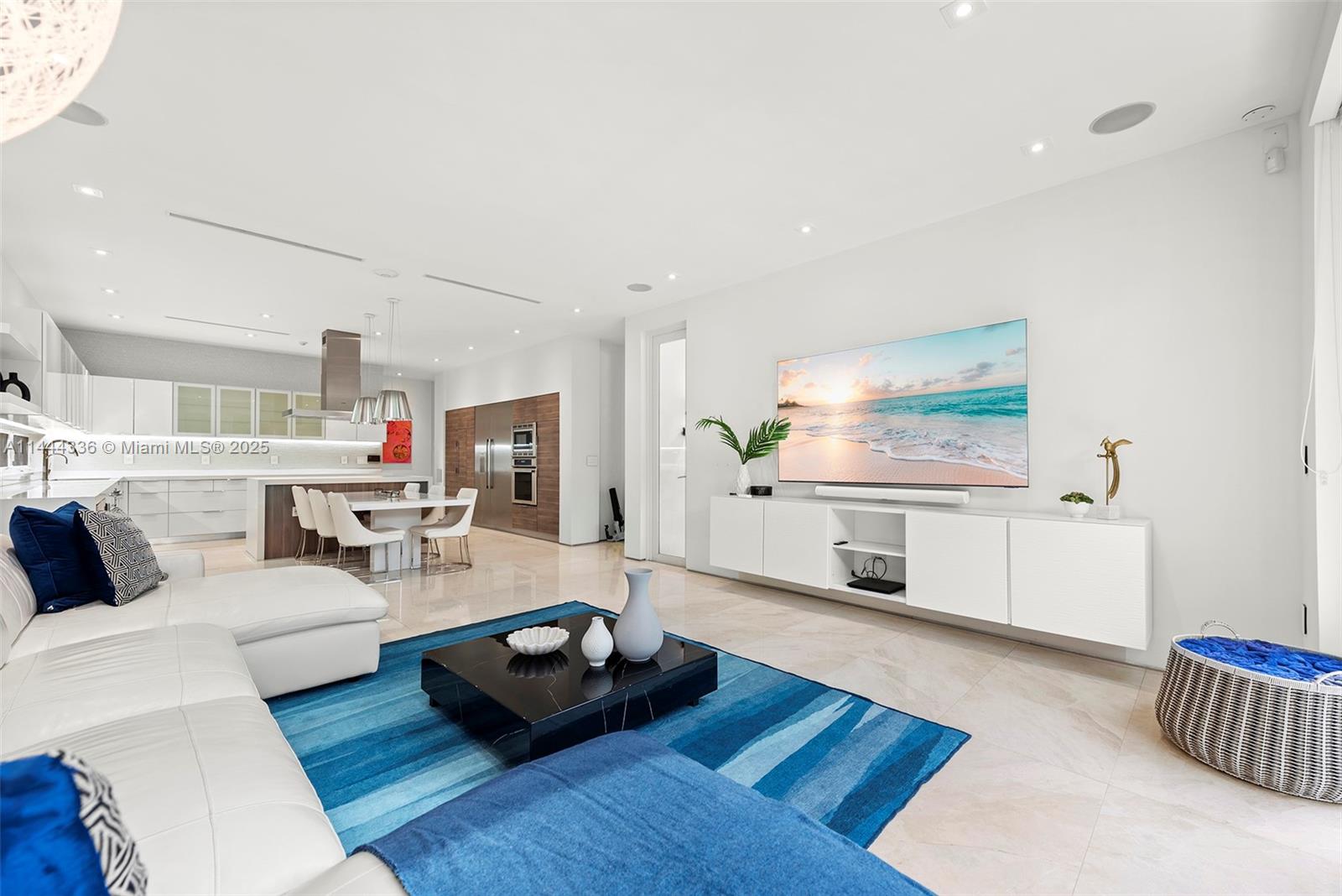 7930 SW 52nd Ct Miami, FL 33143